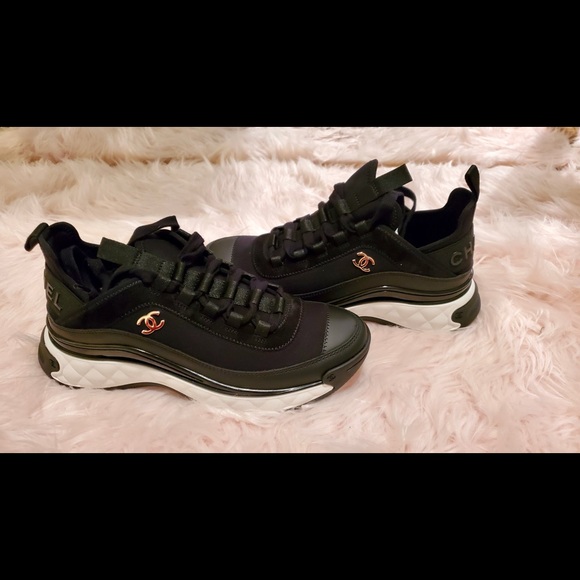 CHANEL Sneakers -  Cruise 2020 Collection - Picture 4 of 12